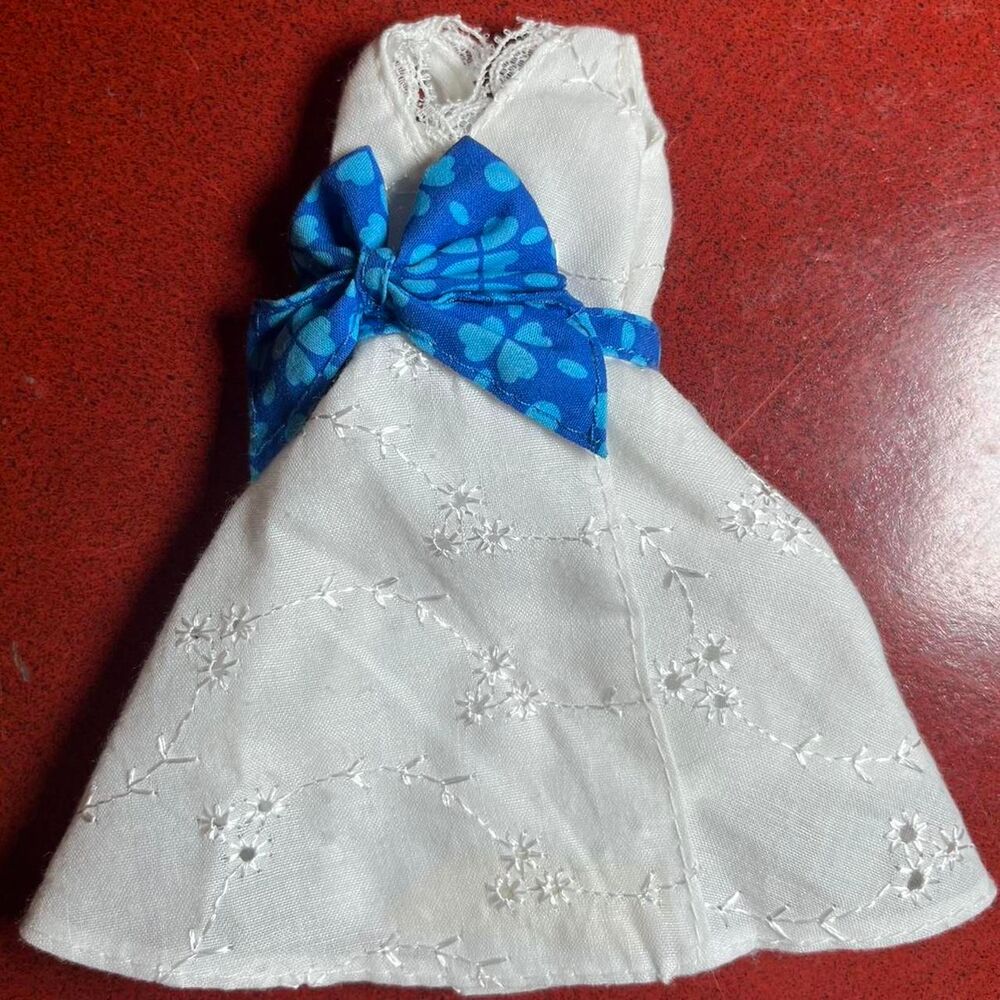 Barbie White and Cream Dolls-accessories